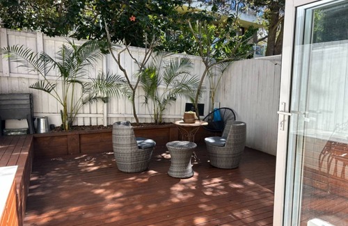 Dee Why House | Private Dee Why Townhouse-Relaxed Coastal Retreat with Pool/10 min walk to beach