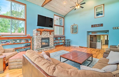 Lake Ariel House | Private Dock & Kayak at Poconos Lake House