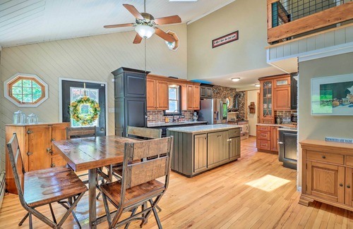 Lake Ariel House | Private Dock & Kayak at Poconos Lake House