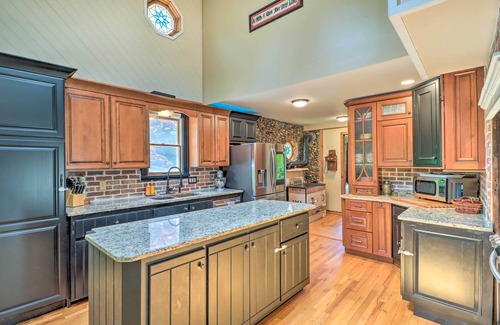 Lake Ariel House | Private Dock & Kayak at Poconos Lake House