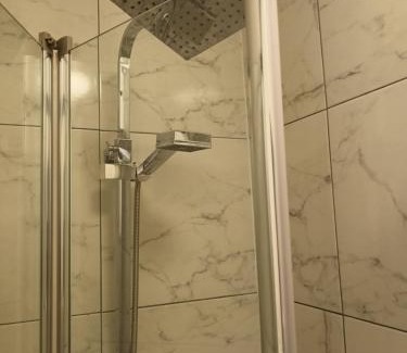 Ipswich House | Private En-Suite Room by Christchurch Park