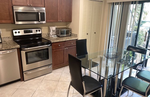 Deerfield Beach Condo | Private entrance 3 Bedroom 2 Bath Condo