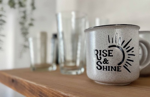 Los Angeles Apartment | Private Entry Studio with Modern Decor, Side Yard, Wifi, AC