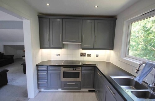 Marlow House | Private Estate Lake Lodge/Cabin Near River Thames