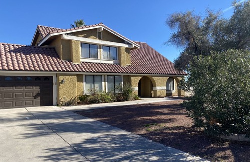 Villa Bonita Estates House | Private Full Bed, TV and shared bathroom C-106