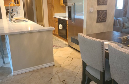 Avant House | Private garden Oasis, close to all conveniences
