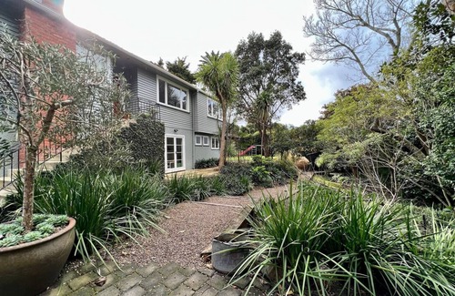 Devonport House | Private Garden Setting