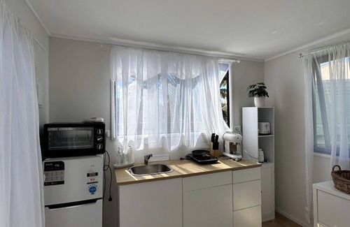 Ocean Shores Cottage | Private garden view studio