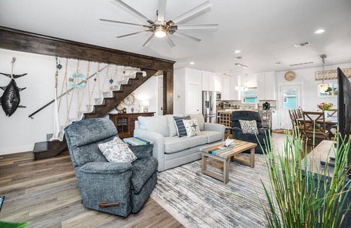 Safe Harbor House | Private heated pool, boat parking, near the beach!