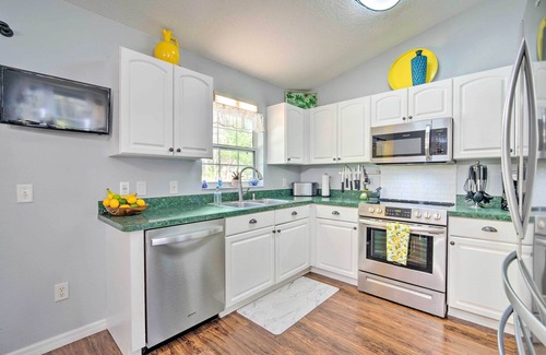 Homosassa House | Private Heated Pool: Sunny Homosassa Stay!