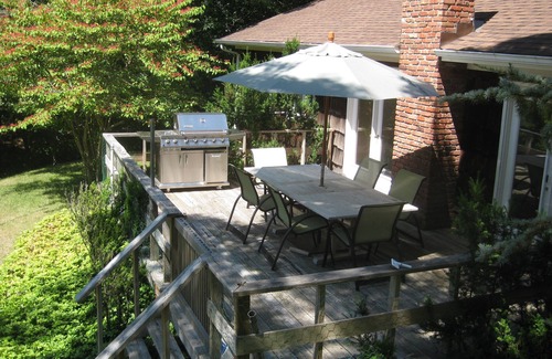 North Sea House | Private heated pool, fireplace, AC, pet-friendly, WiFi, BBQ, and garden retreat.