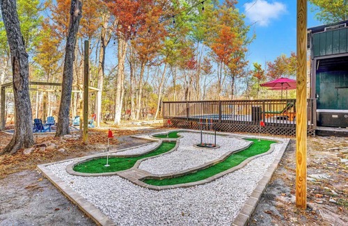 East Stroudsburg House | Private Heated Pool, Hot Tub, Mini Golf, Fire Pit!