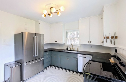 Driftwood House | Private Hill Country 1940s Bungalow