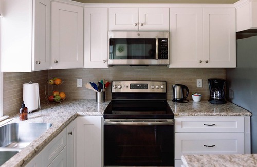 Washington Boro House | Private home has WIFI, Fireplace, Fire pit, Full Kitchen, 4 mile from Lancaster!