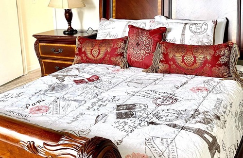 Port Malabar House | Private home in great location with enclosed yard