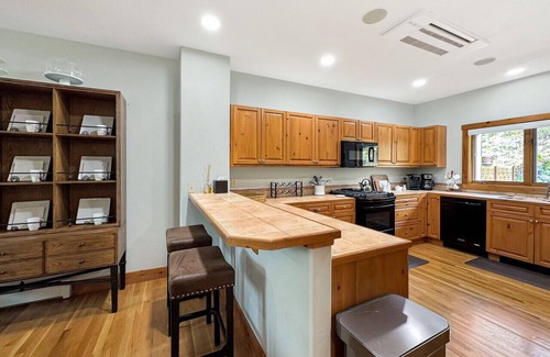 Edwards Villa | Private Hot Tub, 2700 Sq Feet, borders Open Space - Arrowhead