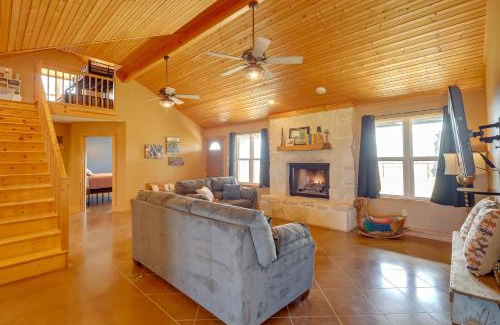 Baird House | Private Hot Tub and Pickleball Court Baird Home!