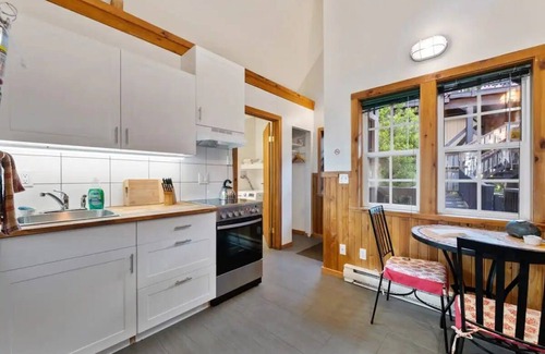 Ucluelet Cabin | Private Hot Tub! Beachfront Cabin With Views! ⎮ Morning Mist