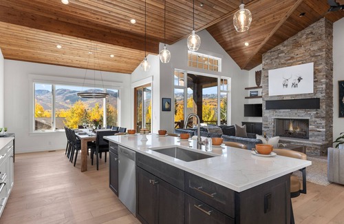 Park Meadows House | Private Hot Tub + Bonus Room + Biking Trails! Last Sun at the Cove 2649