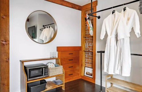 Upper Lonsdale Apartment | Private hot tub, stunning deck, gorgeous view!n