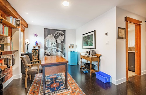 Upper Lonsdale Apartment | Private hot tub, stunning deck, gorgeous view!n