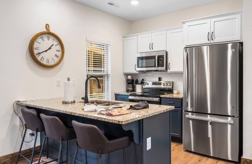 Branson House | Private Hot Tub Deck Space Water View Near Table Rock Lake Free Attraction Tickets