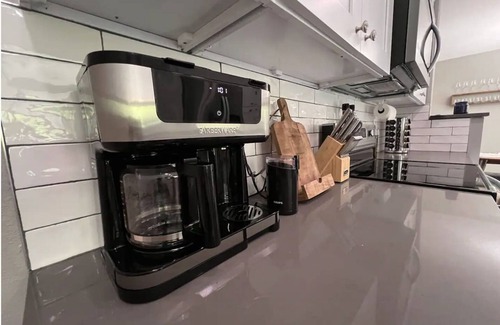 Allendale Area House | Private Hot Tub, Home Theater, Pool Table!