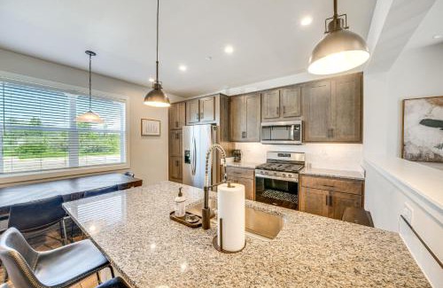 Fraser House | Private Hot Tub Newly Built Fraser Townhome