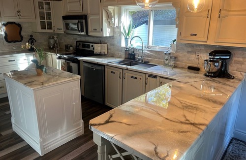 Clifton Royal House | Private house/large hottub/sauna & optional "Adult/Red room"