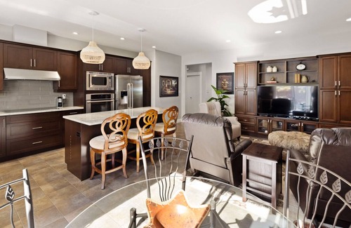 Sidney House | Private House Rental! Classic, Elegant, Comforting