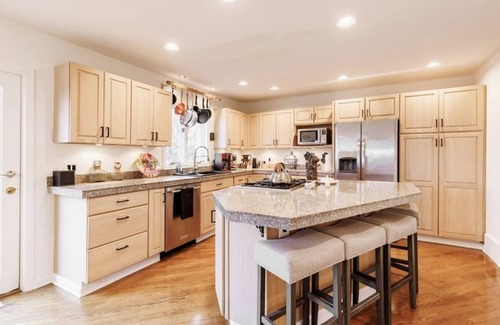 Westside House | Private house with city and lake views- close to everything