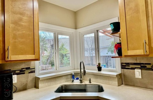 Castro Valley House | Private In-Law With Garden Access