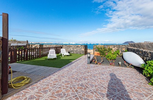 Corralejo Villa | Private, independent villa on the front line, terrace and tranquility