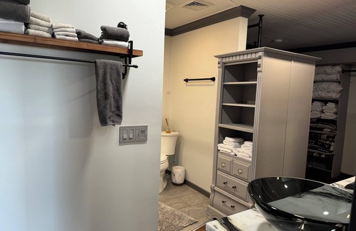 Lewisburg Cabin | Private Indoor Pool Hot Tub Pool Table 19 Guests