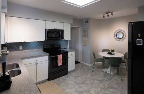 Southbank House | Private Jacksonville Getaway Near San Marco Square