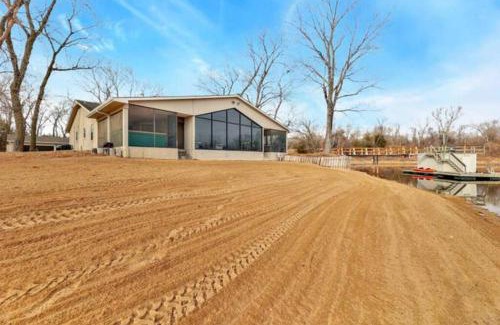 Harvey County House | Private lake resort with beach and UTV park