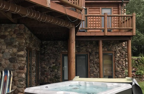 New Auburn House | Private Lake , sleeps 18 , outdoor hot tub, 6 fireplaces
