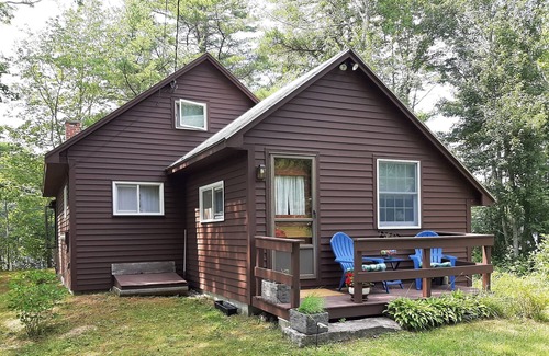 Bristol Cottage | Private Lakefront Cottage Retreat