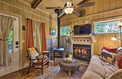 Lansing Cottage | Private Lansing Oasis, 8 Miles to Creeper Trail!