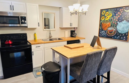 North Saanich House | Private large up to 4 bedrooms waterfront suite,pet friendly. *Long Term Rates