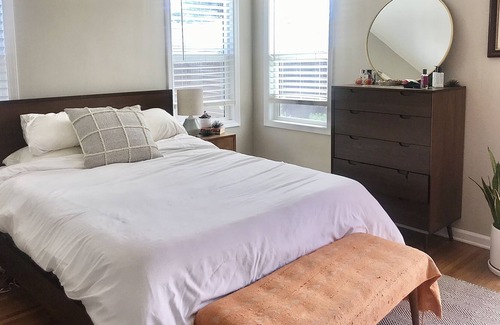 Park Mesa Heights House | Private Los Angeles Spanish Bungalow minutes from SOFI Stadium, Forum, and LAX