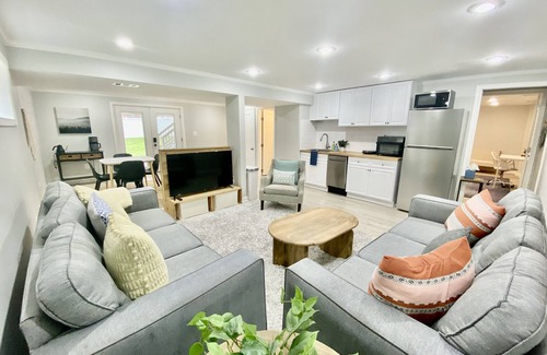 Fairfax House | Private Lower Level Apartment w/Separate Entrance I 30 Day Minimum