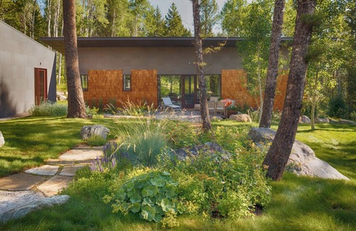 Wilson Villa | Private Main House and Guest House in Wilson