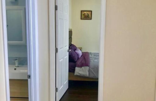 Granada Hills North Apartment | Private Modern Guesthouse with backyard