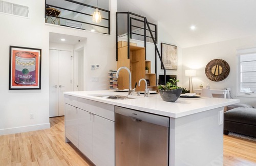 Glenwood Grove - North Iris House | Private & Modern in Central Boulder near Downtown, CU & Google