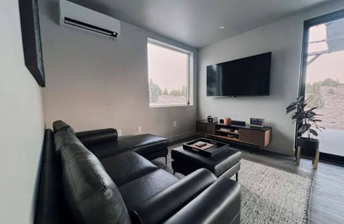 Alton House | Private modern retreat close to Zion/Bryce