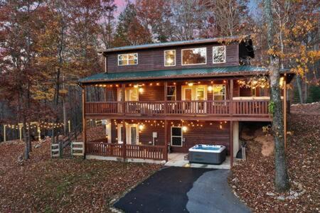 Blairsville House | Private Mountain Getaway - Movie Theater - Hot Tub