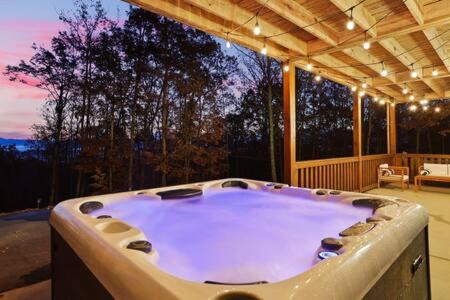 Blairsville House | Private Mountain Getaway - Movie Theater - Hot Tub