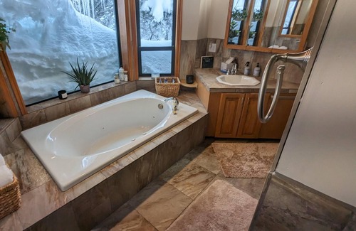 Silver Summit Cabin | Private mountain lodge on 140 acres, only 20min to Park City!