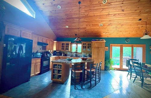 New Paltz House | Private New Paltz contemporary in nature paradise